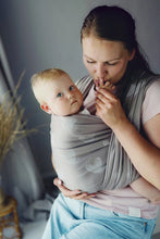 Laden Sie das Bild in den Galerie-Viewer, Little Frog Baby Wrap - Hazy Love Drift - 50% kammad bomull, 50% tencel