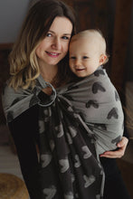 Laden Sie das Bild in den Galerie-Viewer, Little Frog Ring Sling - Tencel™ Silver Path - 50% gekämmte Baumwolle, 50% Tencel