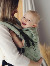 Laden Sie das Bild in den Galerie-Viewer, Little Frog Ergonomic Baby Carrier Prime V3 - Flow Lightness with linen - Dandelion - 75% bomull, 25% linne
