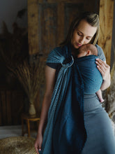 Laden Sie das Bild in den Galerie-Viewer, Little Frog Ringsjal - Tencel Atmosphere Cube - 78% kammad bomull, 22% tencel