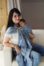 Laden Sie das Bild in den Galerie-Viewer, Little Frog Ringsjal - Joy of life Air - 50% kammad bomull, 50% tencel