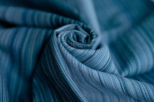 Laden Sie das Bild in den Galerie-Viewer, Little Frog Baby Wrap - Boleite - 100% kammad bomull