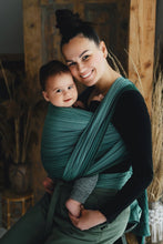 Laden Sie das Bild in den Galerie-Viewer, Little Frog Baby Wrap - Malachite - 100% kammad bomull