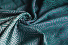 Laden Sie das Bild in den Galerie-Viewer, Little Frog Baby Wrap - Jade Cube - 100% kammad bomull