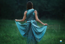 Laden Sie das Bild in den Galerie-Viewer, Little Frog Baby Wrap - Stormy Cube - 100% kammad bomull