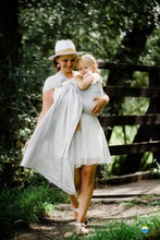 Laden Sie das Bild in den Galerie-Viewer, Little Frog Ringsjal - Silver Wildness - 75% kammad bomull, 25% linne