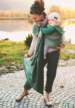 Laden Sie das Bild in den Galerie-Viewer, Little Frog Ringsjal - Mossy Cube - 100% kammad bomull