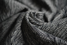 Laden Sie das Bild in den Galerie-Viewer, Little Frog Ringsjal - Linen Night Wildness - 75% kammad bomull, 25% linne