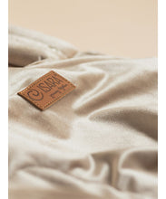 Ladda upp bild till gallerivisning, ISARA Quick Half Buckle Carrier - Champagne Velvet - insidan 100% ekologisk bomull
