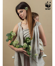 Ladda upp bild till gallerivisning, ISARA QuickTie Carrier - Majestic Ivory Forest - 100% ekologisk bomull