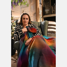 Laden Sie das Bild in den Galerie-Viewer, Yaro Blanket - Multicolor Double Rainbow Wool