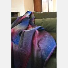 Laden Sie das Bild in den Galerie-Viewer, Yaro Blanket - Multicolor White Grey Magenta Rainbow Wool