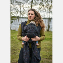 Load image into Gallery viewer, Yaro vävd sjal - Dandy Duo Black Laser Tencel Seacell - 55% bomull, 35% tencel, 10% seacell