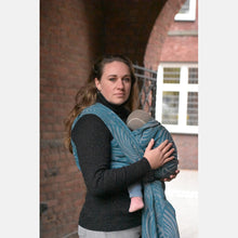 Load image into Gallery viewer, Yaro vävd sjal - Dandy Duo Petrol Grey Silk Kapok - 55% bomull, 30% silke, 15% kapok - Utförsäljning!