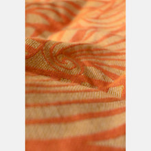 Laden Sie das Bild in den Galerie-Viewer, Yaro vävd sjal - Dandy Duo Red Gold Wool Blend - 70% bomull, 20% merinoull, 10% silke - Utförsäljning!