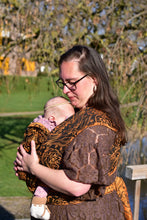 Ladda upp bild till gallerivisning, Yaro vävd sjal - Elvish Duo Black Orange Wool Tencell - 50% bomull, 30% merinoull, 20% tencel