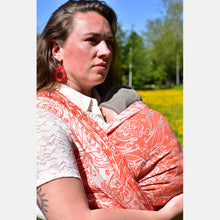 Laden Sie das Bild in den Galerie-Viewer, Yaro vävd sjal - Elvish Duo Honey Orange Wool Blend - 60% bomull, 30% merinoull, 5% kashmir, 5% silke