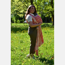 Laden Sie das Bild in den Galerie-Viewer, Yaro ringsjal - Elvish Duo Honey Orange Wool Blend Ring Sling - 60% bomull, 30% merinoull, 5% kashmir, 5% silke