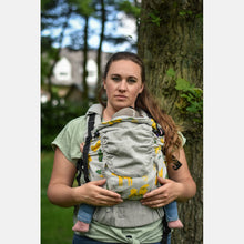 Load image into Gallery viewer, Yaro Hug Carrier - Stellar Art Rainbow Black - 100% cotton