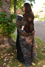 Laden Sie das Bild in den Galerie-Viewer, Yaro ringsjal - La Fleur Meta Black Petrol Bronze Modal Ring Sling - 70% bomull, 30% modal