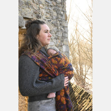 Load image into Gallery viewer, Yaro vävd sjal - La Peonia Trinity Blue Caramel Wool Tencel - 50% bomull, 30% merinoull, 20% tencel - Utförsäljning!