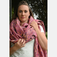 Laden Sie das Bild in den Galerie-Viewer, Yaro vävd sjal - La Vita Duo Beige Pale Pink Wool Blend - 50% merinoull, 40% bomull, 10% silke - Utförsäljning!
