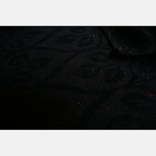 Laden Sie das Bild in den Galerie-Viewer, Yaro ringsjal - La Vita Duo Black Alpaca Red Glam Ring Sling - 69% bomull, 30% baby alpacka, 1% glitter - Utförsäljning!