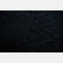 Laden Sie das Bild in den Galerie-Viewer, Yaro ringsjal - La Vita Duo Black Alpaca Red Glam Ring Sling - 69% bomull, 30% baby alpacka, 1% glitter - Utförsäljning!
