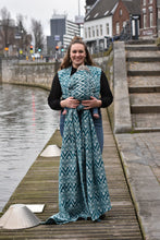 Laden Sie das Bild in den Galerie-Viewer, Yaro vävd sjal - La Vita Duo Black Petrol Natural Alpaca Wool - 50% bomull, 30% baby alpacka, 20% merinoull - Utförsäljning!