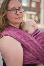 Laden Sie das Bild in den Galerie-Viewer, Yaro vävd sjal - La Vita Duo Wildebeast Fuchsia Black Cashmere Wool - 40% bomull, 40% kashmir, 20% merinoull - Utförsäljning!