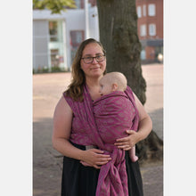 Laden Sie das Bild in den Galerie-Viewer, Yaro vävd sjal - La Vita Duo Wildebeast Fuchsia Black Cashmere Wool - 40% bomull, 40% kashmir, 20% merinoull - Utförsäljning!