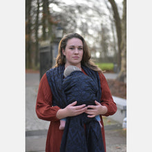 Laden Sie das Bild in den Galerie-Viewer, Yaro vävd sjal - La Vita Puffy Black Navy Alpaca Wool - 40% bomull, 40% Baby alpacka, 20% merinoull - Utförsäljning!