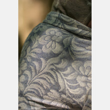 Laden Sie das Bild in den Galerie-Viewer, Yaro gewebter Schal – Rococo Navy Confetti – 99 % Baumwolle, 1 % Polyester