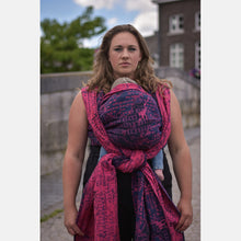 Load image into Gallery viewer, Yaro vävd sjal - Runes Trinity Fuchsia Navy Paper Kapok - 60% bomull, 25% papper, 15% kapok - Utförsäljning!
