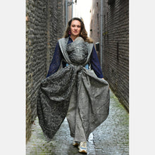 Laden Sie das Bild in den Galerie-Viewer, Yaro vävd sjal - Terra Duo Grey Black Wool Bouclel - 70% bomull, 25% merinoull, 5% polyamid