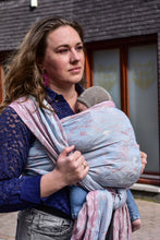 Ladda upp bild till gallerivisning, Yaro vävd sjal - Terra Duo Nuage Pastel Blue Silk - 70% bomull, 30% silke