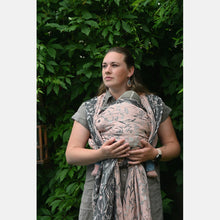 Laden Sie das Bild in den Galerie-Viewer, Yaro vävd sjal - Terra Duo Old Rose Black Silk - 70% bomull, 30% silke