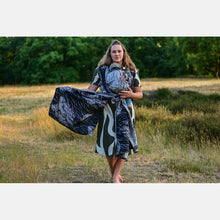 Load image into Gallery viewer, Yaro woven wrap - Wolf Duo Black White Tencel Seacell - 60% cotton, 30% tencel, 10% seacell