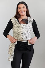 Laden Sie das Bild in den Galerie-Viewer, Coracor Meadow Flower Black trikåsjal