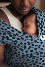 Laden Sie das Bild in den Galerie-Viewer, Coracor Abstract Dot Blue trikåsjal