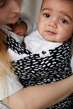 Ladda upp bild till gallerivisning, Coracor Black Sprinkles trikåsjal