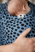 Laden Sie das Bild in den Galerie-Viewer, Coracor Abstract Dot Blue trikåsjal