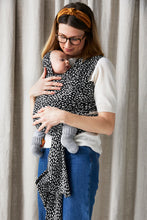 Ladda upp bild till gallerivisning, Coracor Black Sprinkles trikåsjal