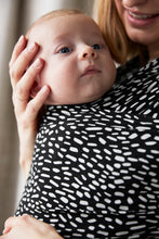 Ladda upp bild till gallerivisning, Coracor Black Sprinkles trikåsjal