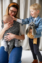 Ladda upp bild till gallerivisning, Coracor Black Sprinkles trikåsjal