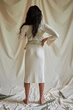 Ladda upp bild till gallerivisning, Coracor Natural Dye Olive trikåsjal