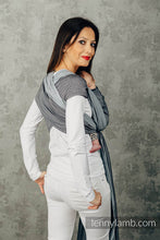 Laden Sie das Bild in den Galerie-Viewer, Lenny Lamb Woven Baby Wrap/Vävd sjal - HOWLITE - 100% bomull