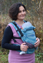 Ladda upp bild till gallerivisning, Wompat ILO Baby Carrier Kaiku Horsma blue - 100% ekologisk bomull