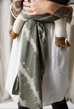 Laden Sie das Bild in den Galerie-Viewer, Coracor Tie-Dye Agave trikåsjal