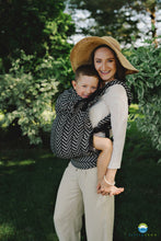 Ladda upp bild till gallerivisning, Little Frog Baby Carrier Preschooler - Onyx Miles with linen - 75% bomull, 25% linne